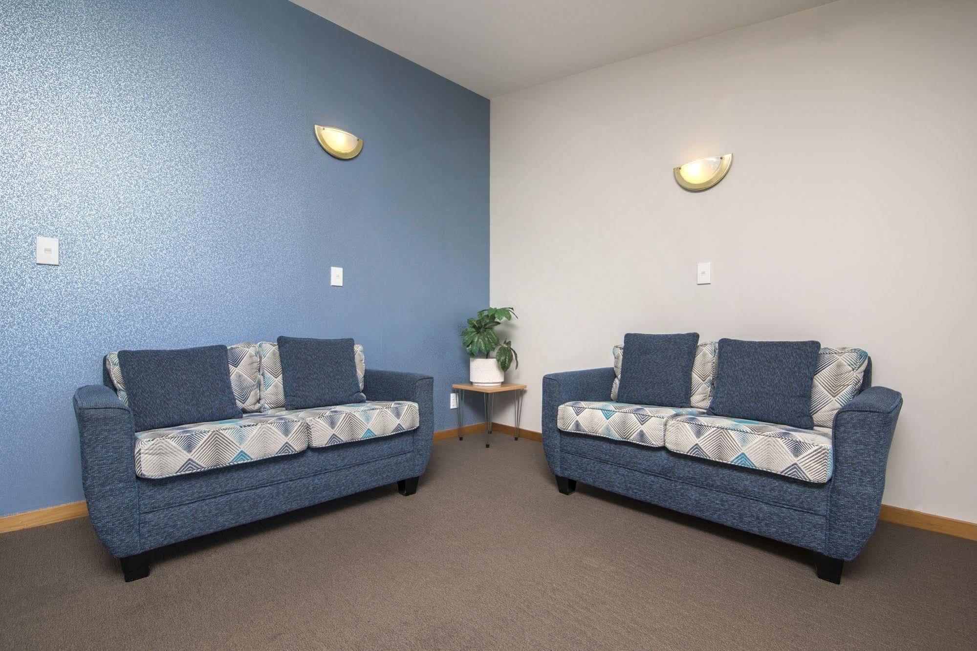 Bay Vista Waterfront Motel Піктон Екстер'єр фото