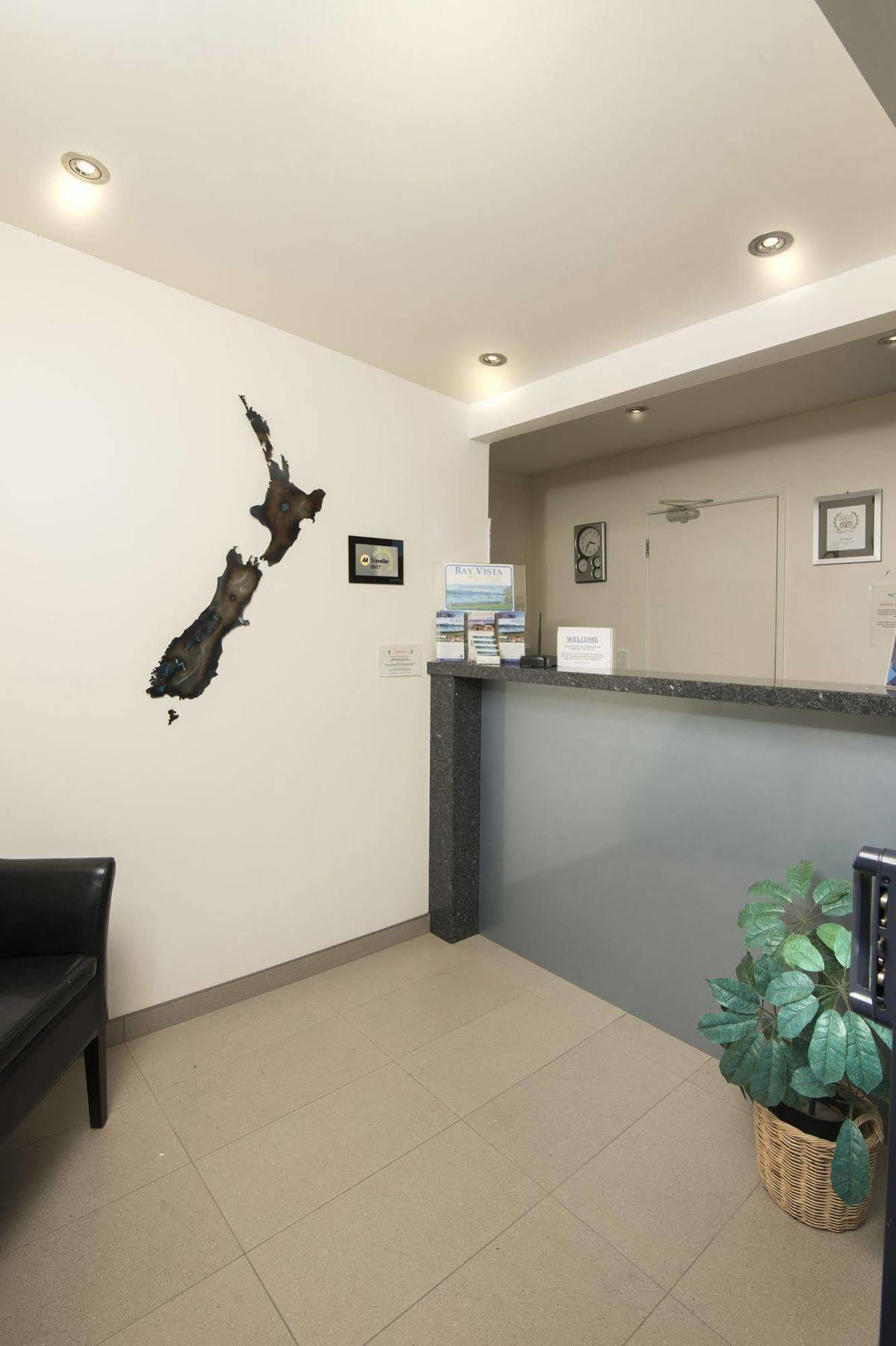 Bay Vista Waterfront Motel Піктон Екстер'єр фото